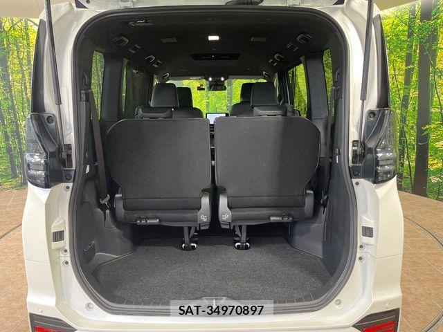 Toyota VOXY HYBRID 2025-10 6678743-10