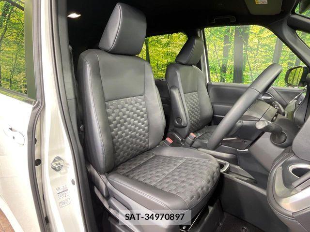 Toyota VOXY HYBRID 2025-10 6678743-7