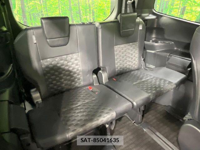 Toyota VOXY HYBRID 2022-11 6678737-11
