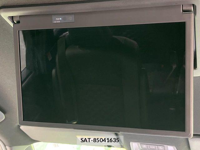 Toyota VOXY HYBRID 2022-11 6678737-2