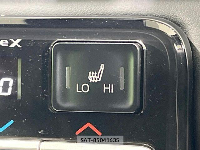 Toyota VOXY HYBRID 2022-11 6678737-8