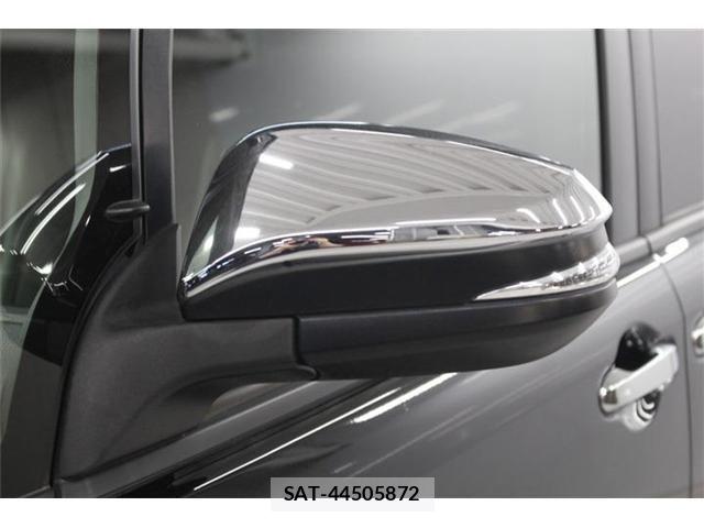 Toyota VOXY HYBRID 2018-09 6684073-16