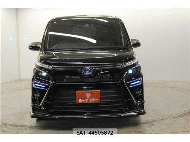 Toyota VOXY HYBRID 2018-09 6684073-1