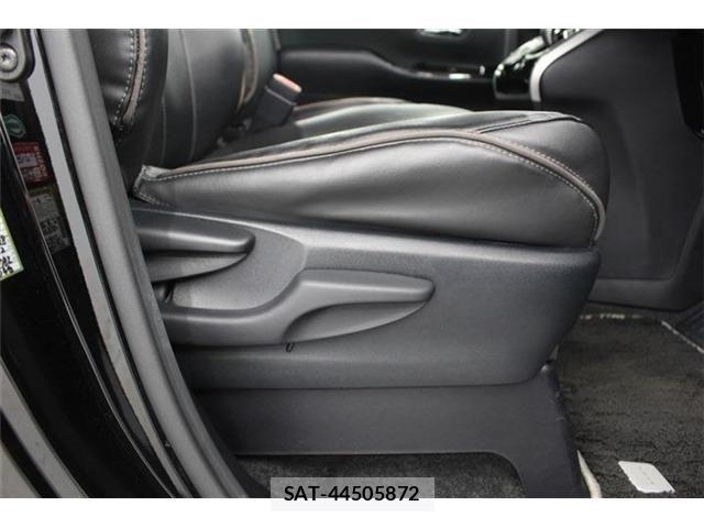 Toyota VOXY HYBRID 2018-09 6684073-27