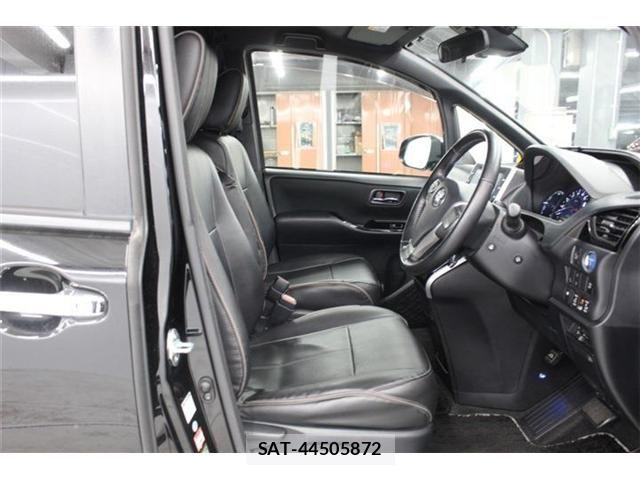 Toyota VOXY HYBRID 2018-09 6684073-28