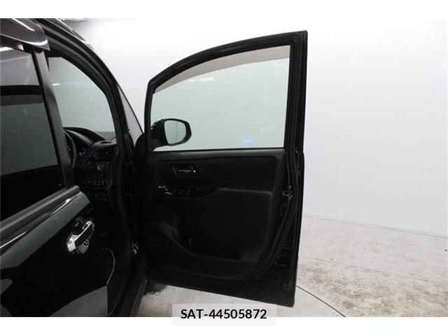Toyota VOXY HYBRID 2018-09 6684073-29