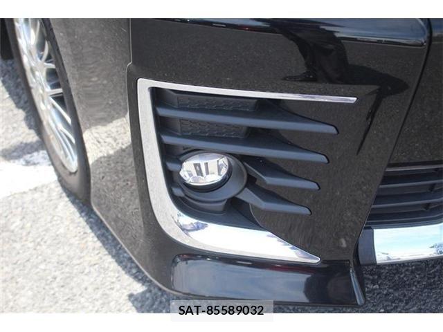 Toyota VOXY HYBRID 2016-12 6682956-11