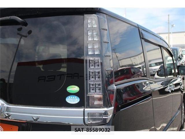 Toyota VOXY HYBRID 2016-12 6682956-12