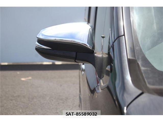 Toyota VOXY HYBRID 2016-12 6682956-13