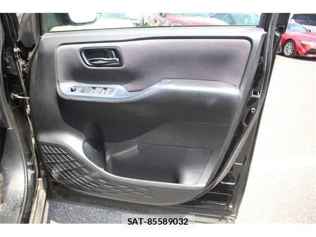 Toyota VOXY HYBRID 2016-12 6682956-14