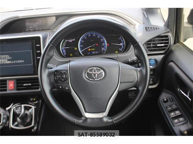 Toyota VOXY HYBRID 2016-12 6682956-19