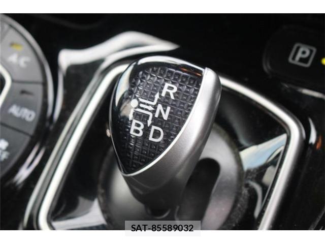 Toyota VOXY HYBRID 2016-12 6682956-20