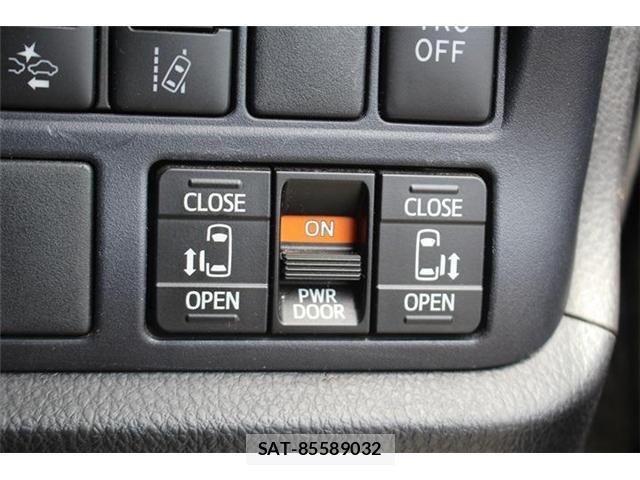 Toyota VOXY HYBRID 2016-12 6682956-22