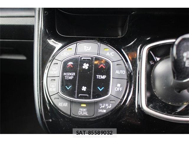 Toyota VOXY HYBRID 2016-12 6682956-23