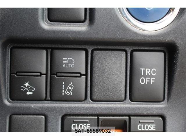 Toyota VOXY HYBRID 2016-12 6682956-26