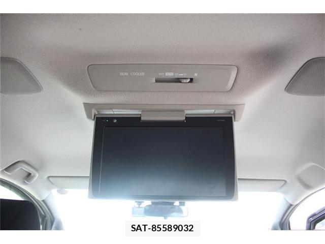 Toyota VOXY HYBRID 2016-12 6682956-3