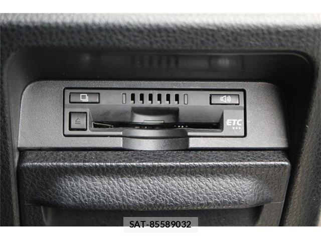 Toyota VOXY HYBRID 2016-12 6682956-4