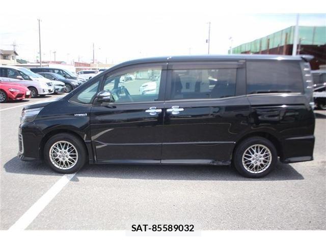 Toyota VOXY HYBRID 2016-12 6682956-6