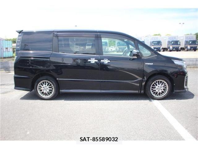 Toyota VOXY HYBRID 2016-12 6682956-8