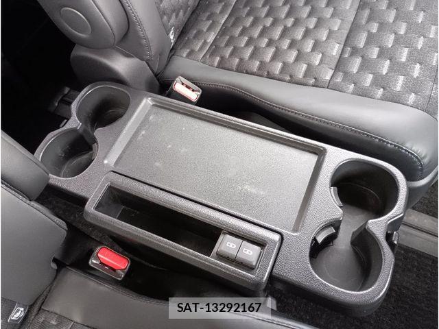 Toyota VOXY HYBRID 2023-01 6682955-11