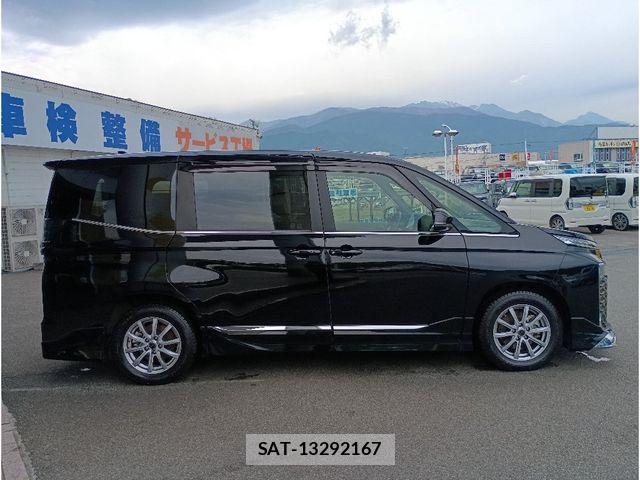 Toyota VOXY HYBRID 2023-01 6682955-3