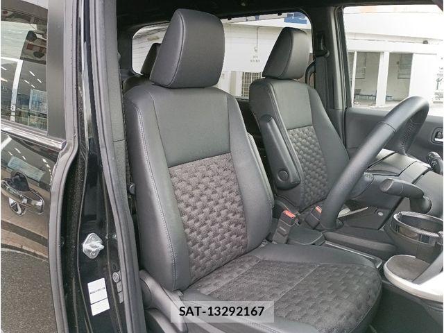 Toyota VOXY HYBRID 2023-01 6682955-5