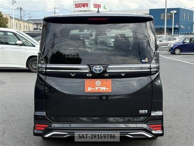 Toyota VOXY HYBRID 2022-09 6682954-10