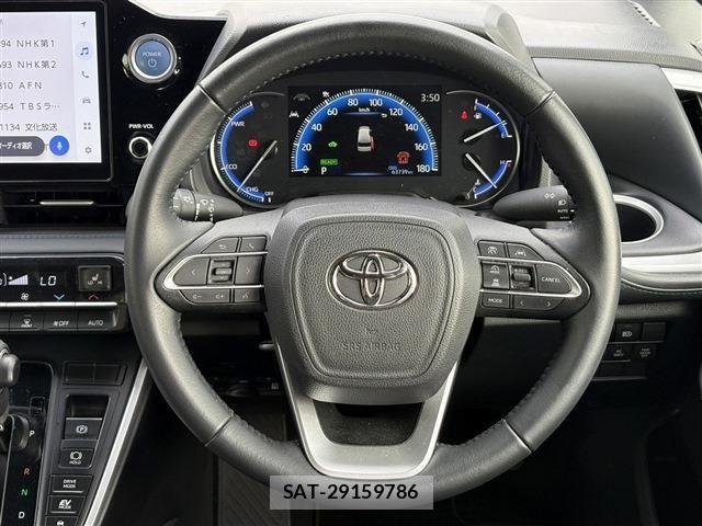 Toyota VOXY HYBRID 2022-09 6682954-18