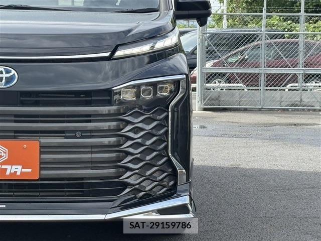 Toyota VOXY HYBRID 2022-09 6682954-26