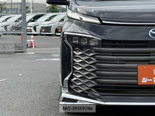 Toyota VOXY HYBRID 2022-09 6682954-27