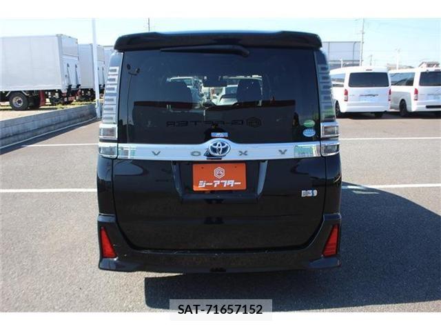 Toyota VOXY HYBRID 2018-11 6684075-9