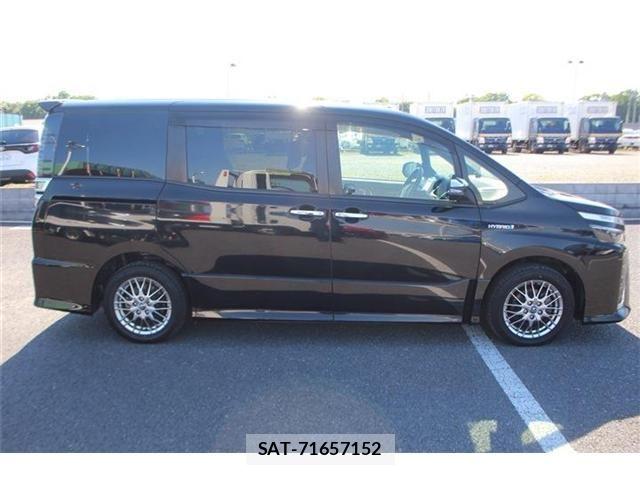 Toyota VOXY HYBRID 2018-11 6684075-10