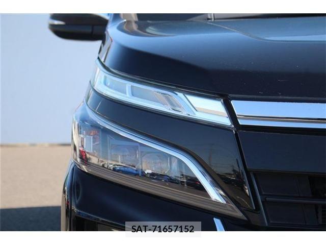 Toyota VOXY HYBRID 2018-11 6684075-14