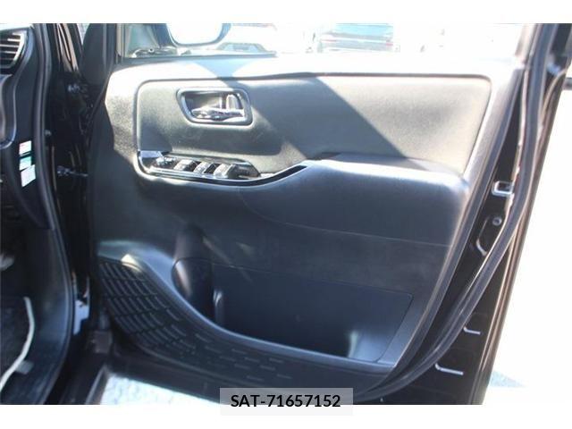 Toyota VOXY HYBRID 2018-11 6684075-18
