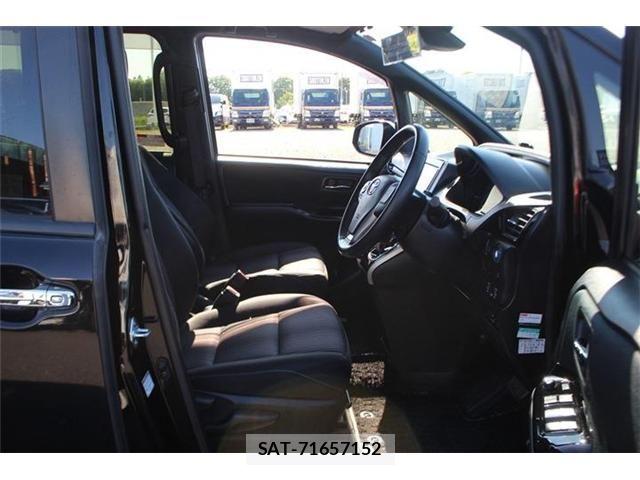 Toyota VOXY HYBRID 2018-11 6684075-19