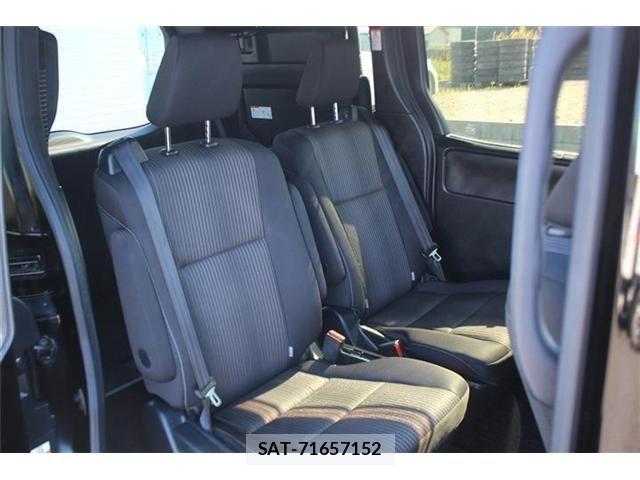 Toyota VOXY HYBRID 2018-11 6684075-20