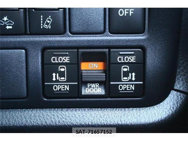 Toyota VOXY HYBRID 2018-11 6684075-4