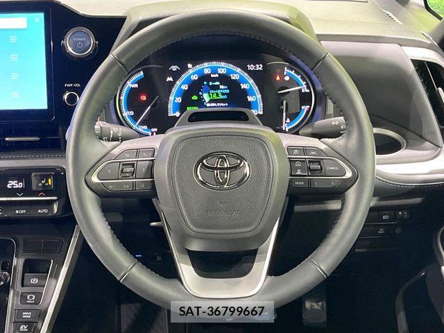 Toyota VOXY HYBRID 2023-06 6691341-12