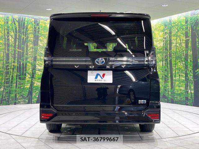 Toyota VOXY HYBRID 2023-06 6691341-14