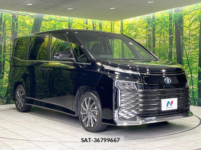 Toyota VOXY HYBRID 2023-06 6691341-15