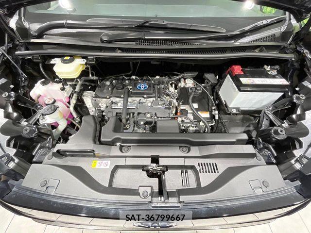 Toyota VOXY HYBRID 2023-06 6691341-17