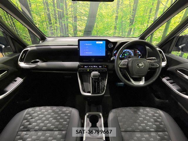 Toyota VOXY HYBRID 2023-06 6691341-1