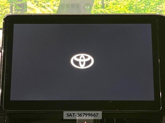 Toyota VOXY HYBRID 2023-06 6691341-2