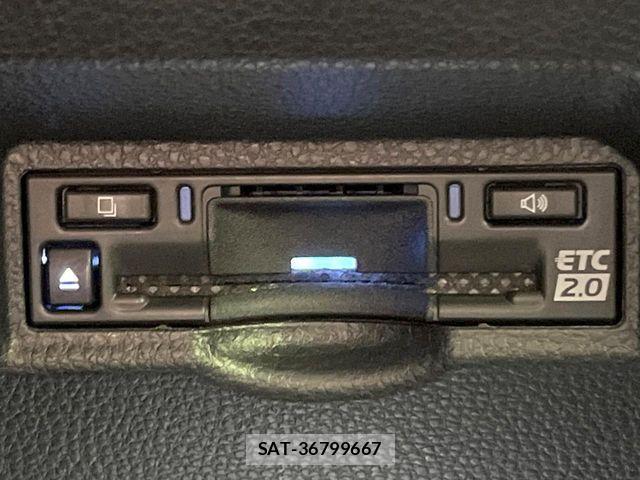 Toyota VOXY HYBRID 2023-06 6691341-6