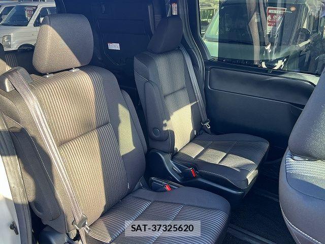 Toyota VOXY HYBRID 2019-12 6691342-9