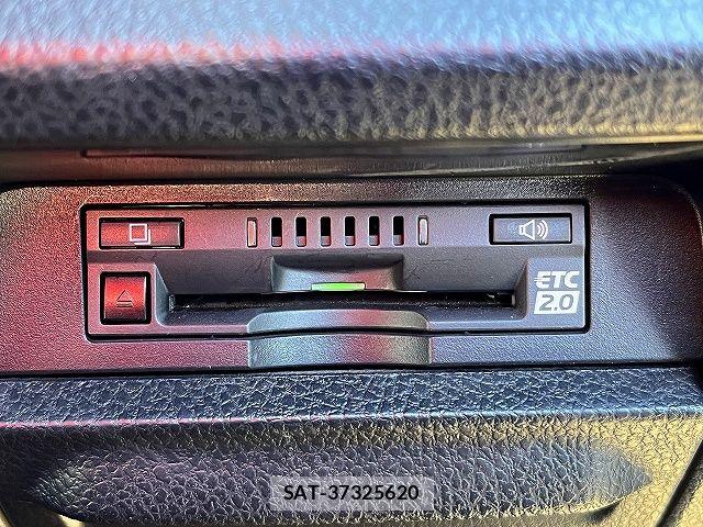 Toyota VOXY HYBRID 2019-12 6691342-15