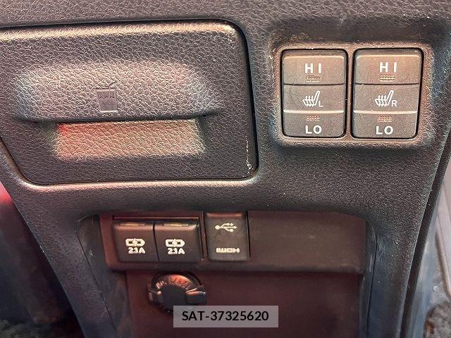 Toyota VOXY HYBRID 2019-12 6691342-17