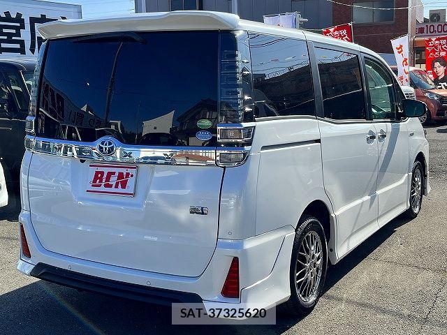 Toyota VOXY HYBRID 2019-12 6691342-2