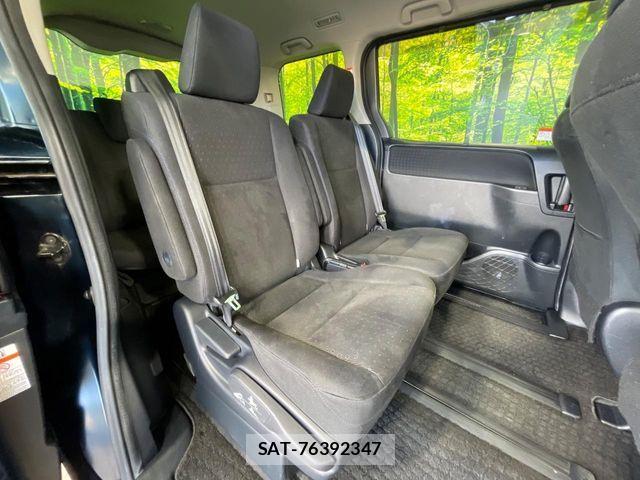 Toyota VOXY HYBRID 2015-04 6691343-9