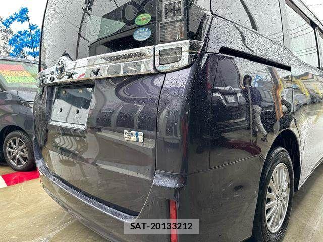 Toyota VOXY HYBRID 2014-05 6691344-3